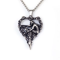 Collana con ciondolo a cuore e rilievo femminile in finitura argento antico - Figura di Cuore (Figura di Cuore + Catena in Acciaio Inossidabile)