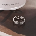 Silberner Blattform-Ring in offener Form mit funkelnden Strasssteinen, verstellbar - Silber Weiße Zirkonia (D7208)