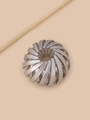 Detail of silver bird nest hair clip with retractable design for ponytail styling - Silver (E3111)