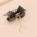 Elegante pinza per capelli in lega dorata con fiocco in rete nera e nappa di perle - Stile Quadrato (H3310) / Nero