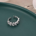 Eleganter offener Ring in Blattform mit klaren Markisenschliff-Steinen in Silber - Silber Stil (L2408) / Silber