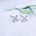 Orecchini a perno a croce in argento con zirconi per donna, stile minimalista chic - Argento (A1538)