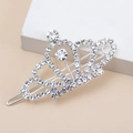 Elegante fermaglio per capelli a corona d'argento con strass su sfondo geometrico pulito - Corona Di Diamanti Bianchi B7219