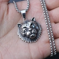 Pendente a testa di tigre in acciaio inossidabile argento con catena a scatola - Testa di Tigre / Catena in Acciaio Inossidabile