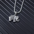 Collier avec pendentif éléphant vintage aux gravures fines et une chaîne maille vénitienne - Charme d'Éléphant (Chaîne Inox)