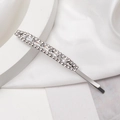 Eleganter silberner Haarclip mit funkelnden Strasssteinen und Kristallen auf Seidenstoff - Balkenstil (E2327)