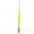Détail du crochet ergonomique vert pour dreadlocks avec aiguille en acier poli - Crochet Vert Fluorescent Base Rose Manche Plastique (#2 E8524)
