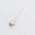 Goldener Haarclip in Handform mit einem eleganten gewellten Metallic-Design - Gold (E1219)