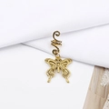 Detailansicht eines goldenen Haarrings mit Spiraldesign und einem hohlen Schmetterlingsanhänger - Hohl Schmetterling Stil (M5121-15#)