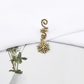 Detail of vintage gold spiral hair ring with snowflake pendant for dreadlock styling - Snowflake Style (E7529-5#)