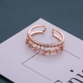 Eleganter roségoldener doppelreihiger offener Ring mit funkelndem Zirkonia-Besatz - Einstellbar Offen / Roségold