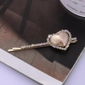 Elegante fermaglio per capelli a cuore dorato con perla rosa e strass lucidi per donna - Champagne (C2520)