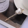 Elegante fermaglio per capelli a forma di cuore con perle e strass su una rivista - Bianco (C2519)