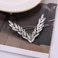 Barrette élégante en forme de V avec feuilles de cristal étincelantes sur métal - Style en V / Argent
