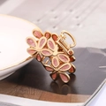 Haarklammer mit rosa Emaille-Blüten und goldenem Finish im süßen japanischen Design - Rosa