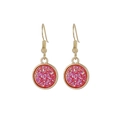 Eleganti orecchini pendenti dorati con cristalli druzy in resina rosa per donna - Rosso Rosa (E5127)