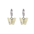 Détail de boucles d'oreilles papillon crème élégantes avec créoles argentées sûres - Jaune