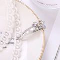 Elegante zilveren vlinder haarclip met kleurrijke strass steentjes op wit bordje - Zilver (C3135)