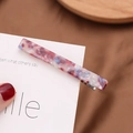 Detailansicht der Haarspange aus Acetat mit rosa-blauem Marmormuster und Silber-Clip - Roter Gemischter Stil (B7123)