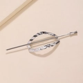 Pic à cheveux minimaliste en métal argenté avec cercle ajouré pour une coiffure moderne - Goutte Martelée Argent Lisse