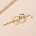 Spilla per capelli geometrica dorata con texture martellata e pendente con perla bianca - Stile Infinito Con Perla (C1129) / Oro