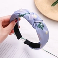 Diadema de tela anudada azul claro elegante con perlas y motivos florales de cactus - Violeta Claro