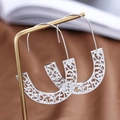 Orecchini a cerchio geometrici a forma di U in argento con intagli stile boho - Argento