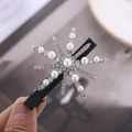 Pince à cheveux étoile argentée avec perles blanches et strass brillants pour femme - Style Étoile Argent (H7407)
