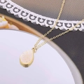 Détail du pendentif en forme de goutte d'eau avec texture cristal jaune et bord doré - Blanc AB (D3424)