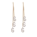 Elegante goldene Quastenohrringe mit strassbesetzten 666 Anhängern auf weißem Hintergrund - Gold (A9311)