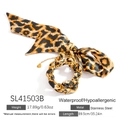 Edelstahl-Gliederkette mit Seidenschal im Leopardenmuster und goldenem Herzanhänger für Damen - Klassisches Leopardenmuster (SL41503B)
