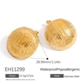 Orecchini a perno a sfera in acciaio inossidabile martellato dorato da 28,99 mm di diametro - Stile Rotondo Martellato (EH11299)