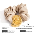 Coletero de satén champán con colgante de concha dorada inoxidable, accesorio de moda - Estilo Concha Espiral Champán (FS71037)