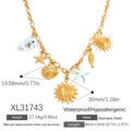 Vergoldete Edelstahlkette mit verschiedenen Anhängern wie Meerestieren und Himmelskörpern - Ozean-Thema Multi-Charm Stil (XL31743)