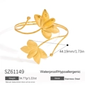 Bracelet de bras doré en acier inoxydable avec design texturé de double fleur de lotus - Style Lotus Brossé (SZ61149) / Or