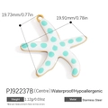 Vue détaillée d'un pendentif étoile de mer en acier inoxydable émaillé blanc et bleu - Étoile de Mer à Pois Bleu Clair Moyen (PJ92237B-2pcs(Centre))