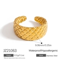 Gouden roestvrijstalen ring met waterbestendig hypoallergeen materiaal en ruitpatroon - 3D Gewatteerde Ruitstijl (JZ21063)