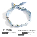 Collana foulard in seta di poliestere azzurro con motivi floreali gialli vivaci - Stile Fiore Giallo e Foglia Verde Blu Chiaro (XL31847)