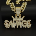 SAVAGE Anhänger mit Krone und Zirkonia an goldener Panzerkette für Hip-Hop Fans - Anhänger mit Vereister Panzerkette / 45cm / Gold