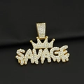 Goldener SAVAGE Buchstaben-Anhänger mit Krone und Kristallen im Hip-Hop-Stil - Einzelner Anhänger / Gold