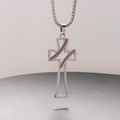 Collana con pendente a croce traforata in acciaio inossidabile con motivo a cucitura da baseball - Color Acciaio