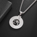 Collar egipcio de acero inoxidable plateado con colgante Ojo de Horus y estuche - Collar de ojo calado color acero