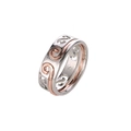 Dettaglio dell'anello bicolore con motivo a nuvole traforate in argento e oro rosa - 16 / Argento