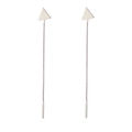 Orecchini a catena minimalisti in argento con triangolo geometrico e pendenti lunghi - Triangolo / Argento