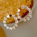 Elegante vergulde ronde kroon oorknopjes met heldere sprankelende strass steentjes voor dames - Gouden Kroon Cirkel Stijl (A8401)