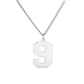 Macro du pendentif chiffre 9 en acier inoxydable argenté et sa chaîne à maillons gourmette - Chiffre 9