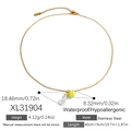 Collier raquette de tennis en acier inoxydable plaqué or 18K avec détail de balle jaune - Style Tennis et Raquette Or (XL31904)