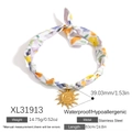 Collana a sciarpa in tessuto floreale con ciondolo a sole in acciaio inossidabile dorato - Ciondolo Disco Radiale Sciarpa Floreale Multicolore (XL31913)