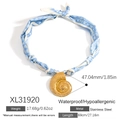 Collana foulard in seta celeste con pendente a conchiglia dorata in acciaio inossidabile - Ciondolo Conchiglia a Spirale Sciarpa Stampata Celeste (XL31920)