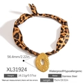 Collana in tessuto leopardato con ciondolo irregolare in acciaio inossidabile dorato - Ciondolo in Metallo Martellato Collana con Cinturino Leopardato (XL31924)